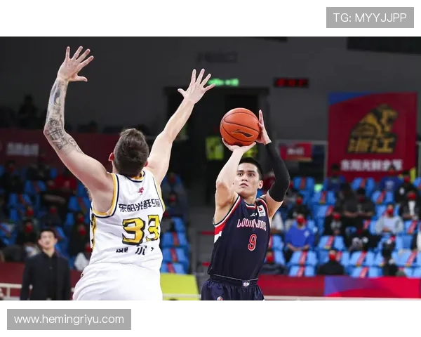 塞克斯顿重返广州男篮成核心